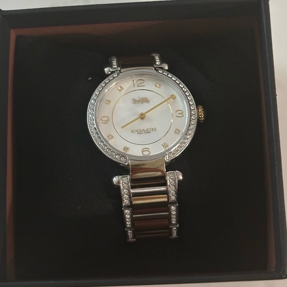 Coach Cary Watch - Picture 5 of 9